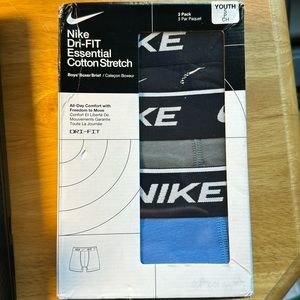 New in box Nike DrI Fit boys boxer briefs
